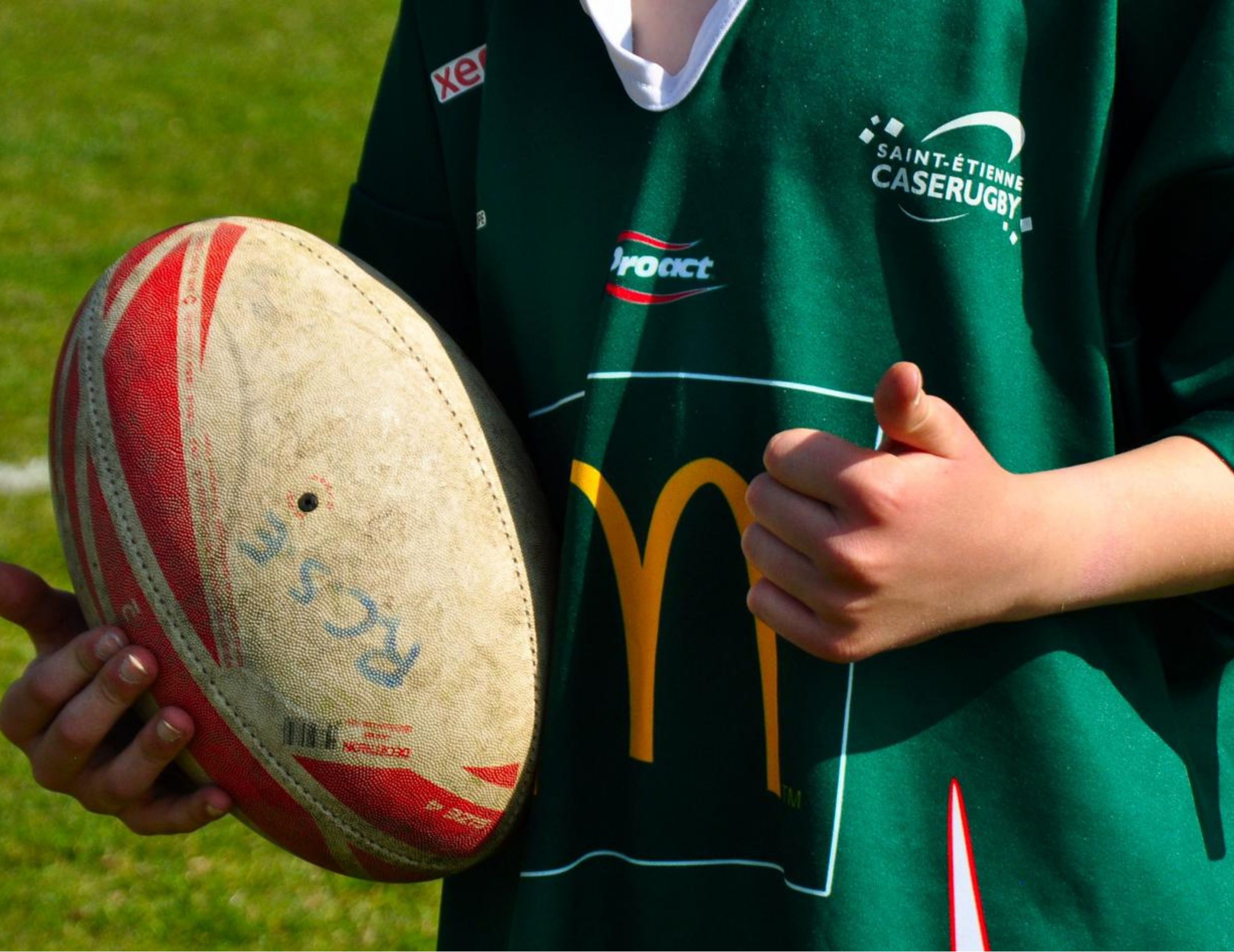 Toujours un ballon dans les mains au club de rugby de ST-ETIENNE